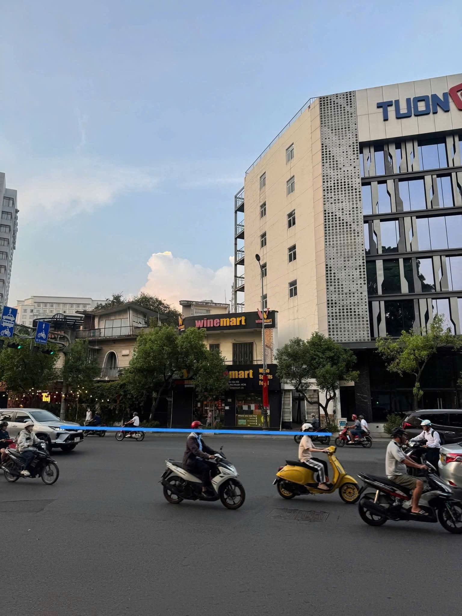 So140_NguyenVanTroi_P.8_QuanPhuNhuan_HoChiMinh_1775748898_984064_1.jpg