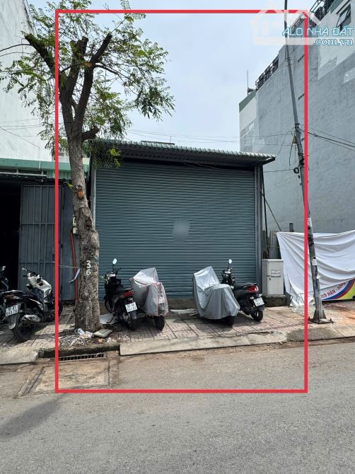 018782473-3702-ban-nha-mat-tien-ho-chi-minh.jpg